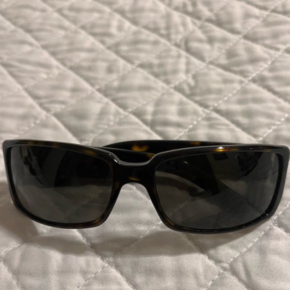 GUCCI SUNGLASSES IN EXCELLENT USED CONDITION - Picture 3 of 13